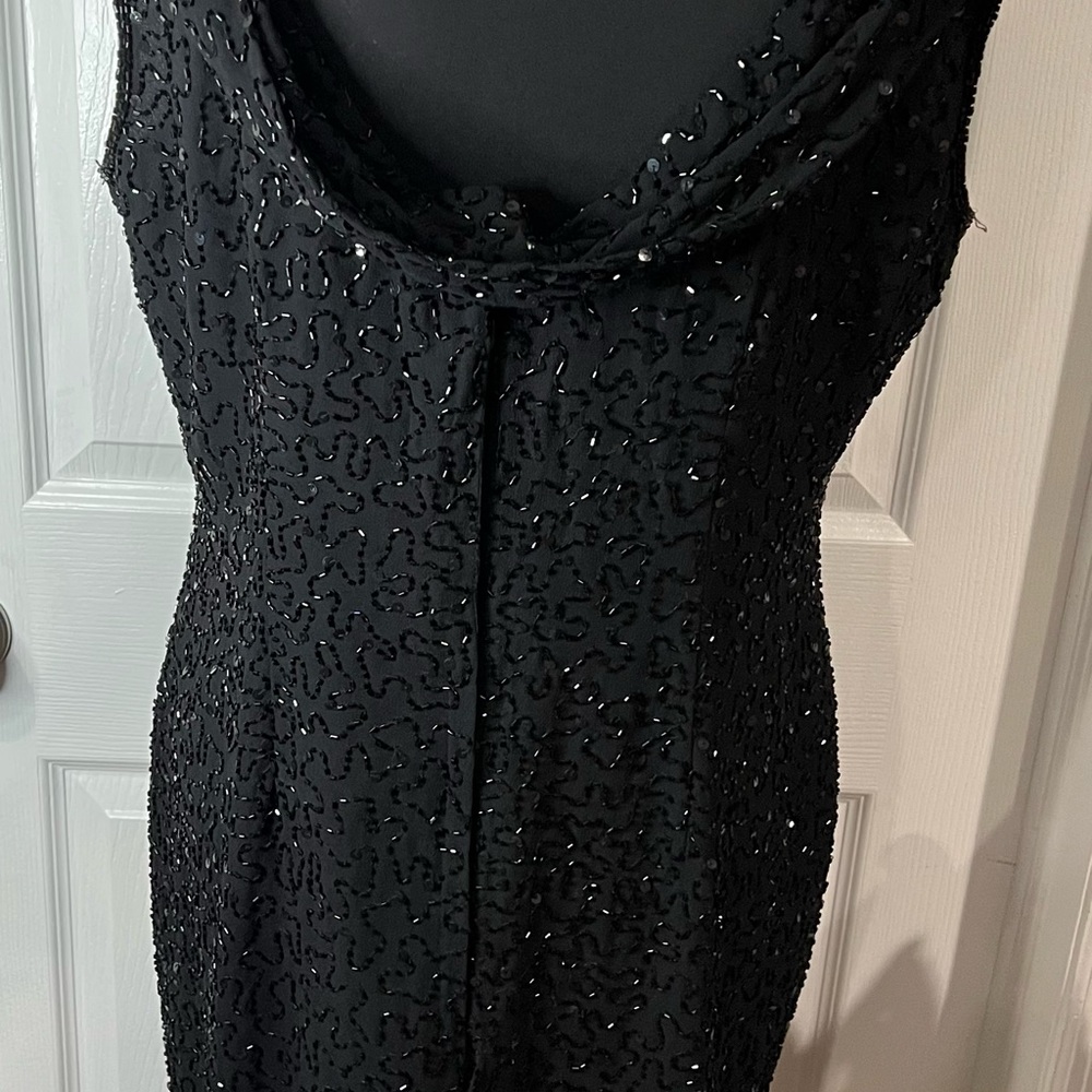 Elegant Black Sequin Dress - Picture 2 of 3